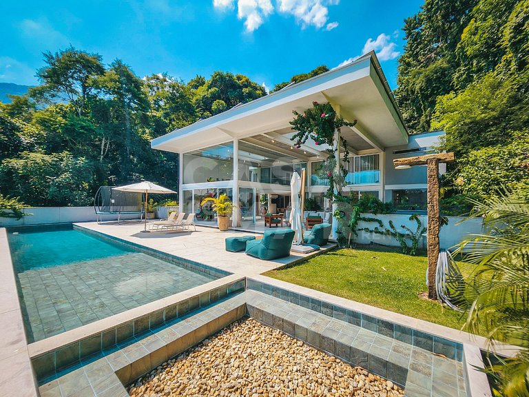 Linda casa com 3 suítes, piscina, espaço gourmet e vista enc