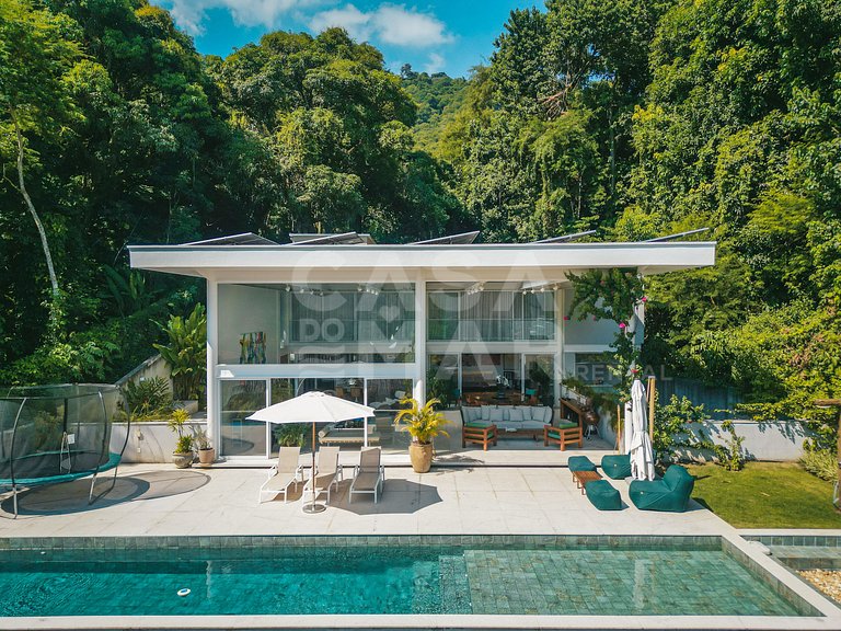 Linda casa com 3 suítes, piscina, espaço gourmet e vista enc