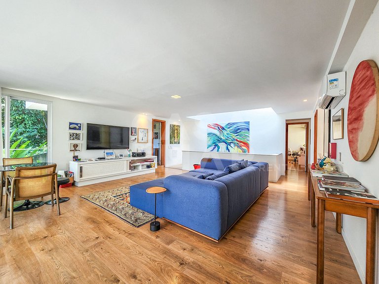Beautiful house with 3 suites, swimming pool, gourmet space