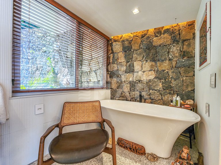 Linda casa com 3 suítes, piscina, espaço gourmet e vista enc