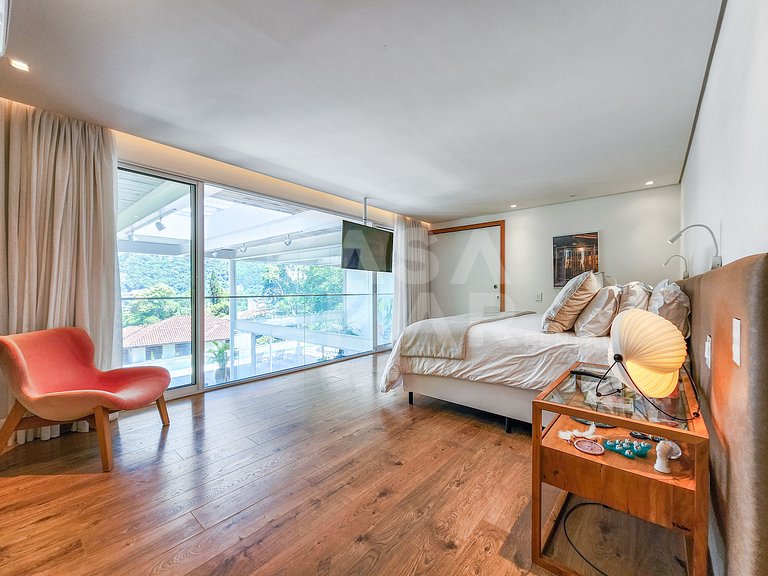Linda casa com 3 suítes, piscina, espaço gourmet e vista enc