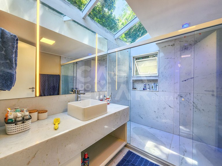 Linda casa com 3 suítes, piscina, espaço gourmet e vista enc
