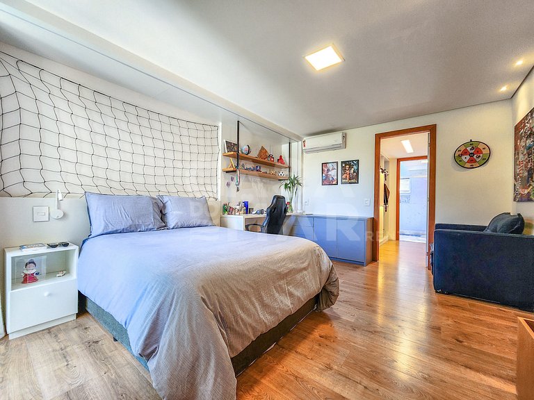Linda casa com 3 suítes, piscina, espaço gourmet e vista enc