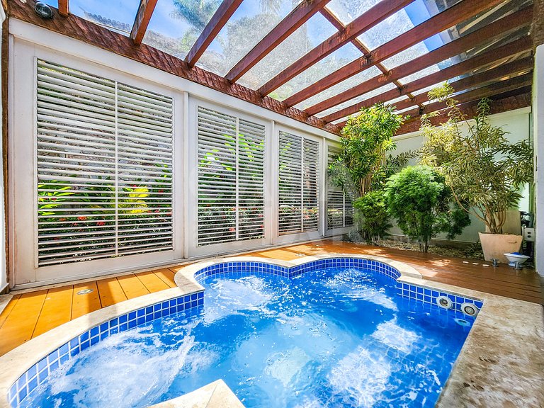 Beautiful house in condominium, private beach and impeccable