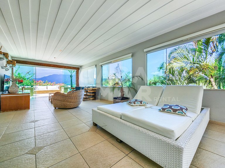 Beautiful house in condominium, private beach and impeccable