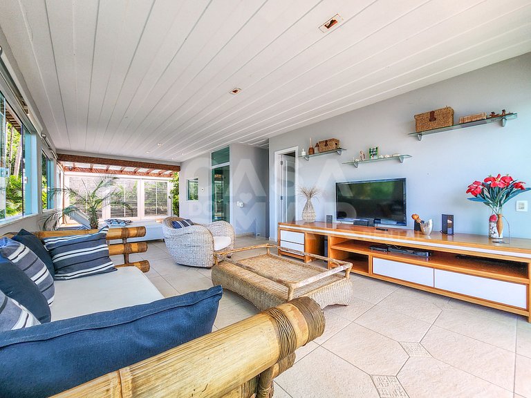 Beautiful house in condominium, private beach and impeccable