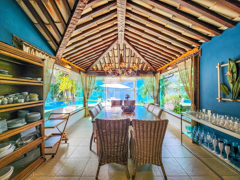 Beautiful house in condominium, private beach and impeccable