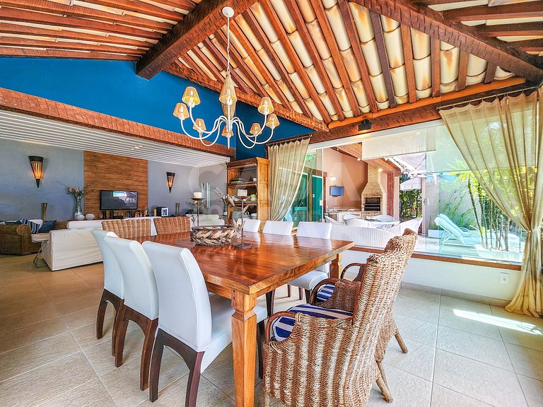 Beautiful house in condominium, private beach and impeccable