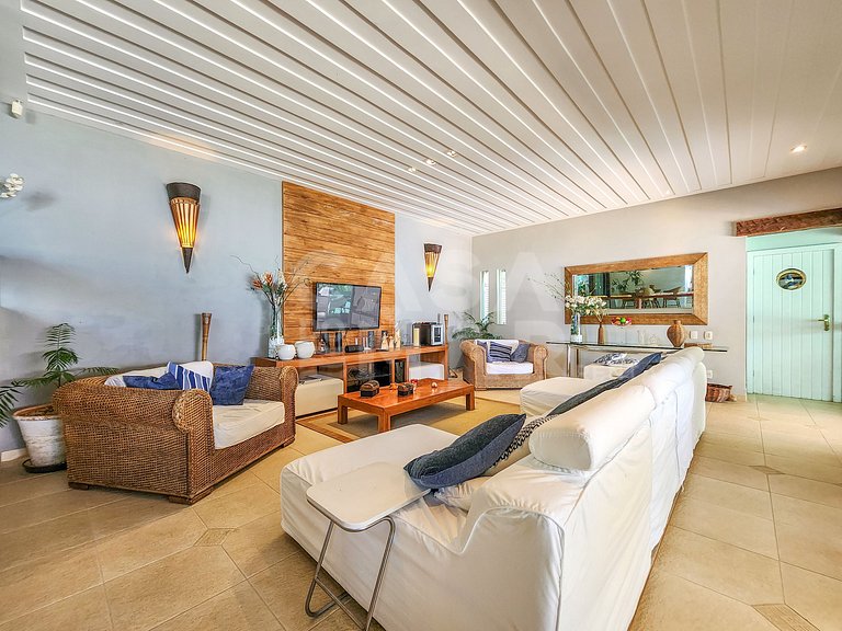 Beautiful house in condominium, private beach and impeccable