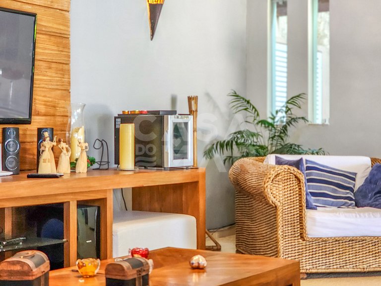 Linda casa em condomínio, praia particular e área de lazer i
