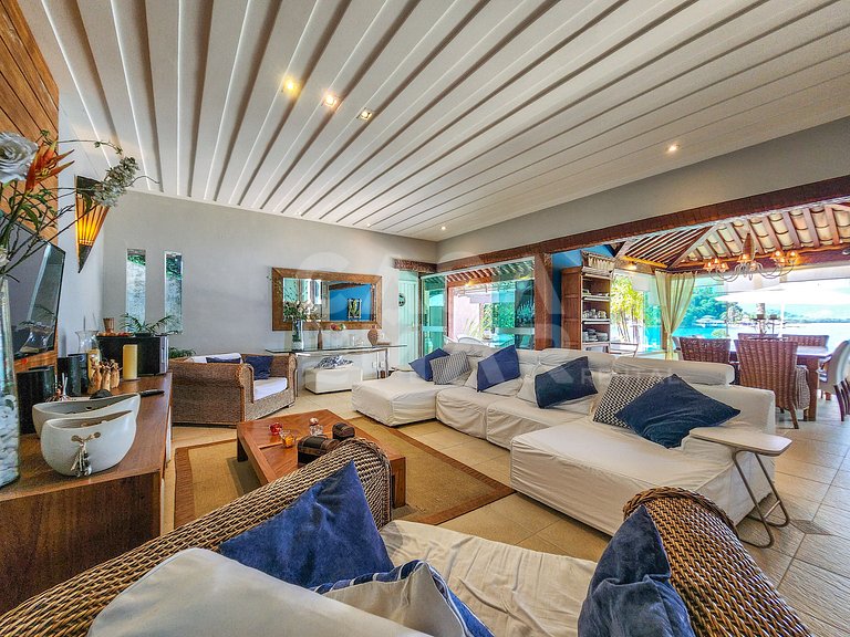 Beautiful house in condominium, private beach and impeccable