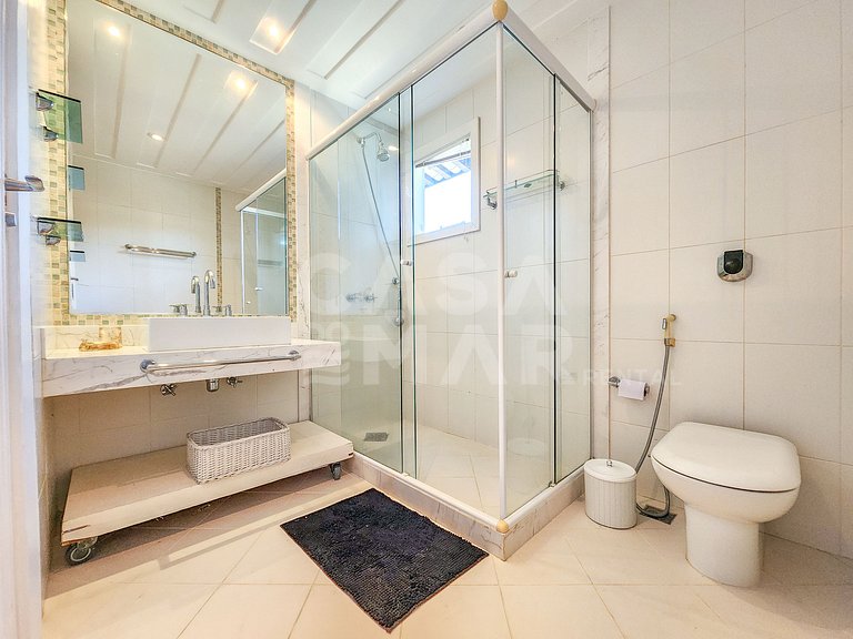 Beautiful house in condominium, private beach and impeccable
