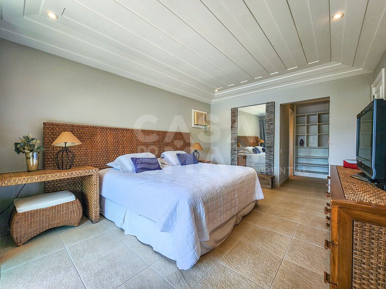 Beautiful house in condominium, private beach and impeccable