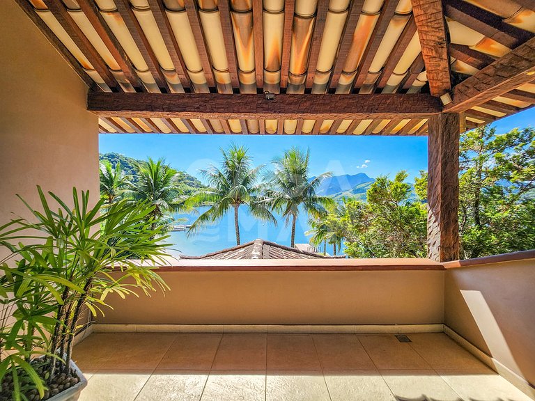 Beautiful house in condominium, private beach and impeccable