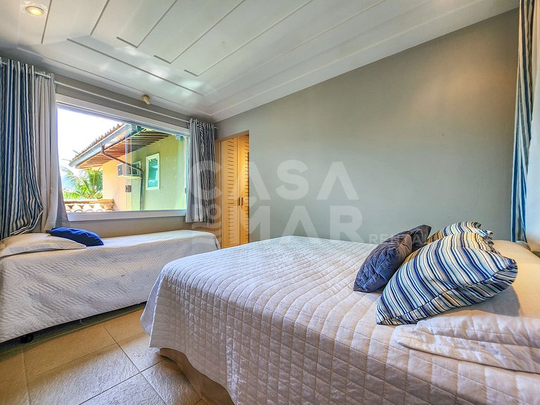 Linda casa em condomínio, praia particular e área de lazer i