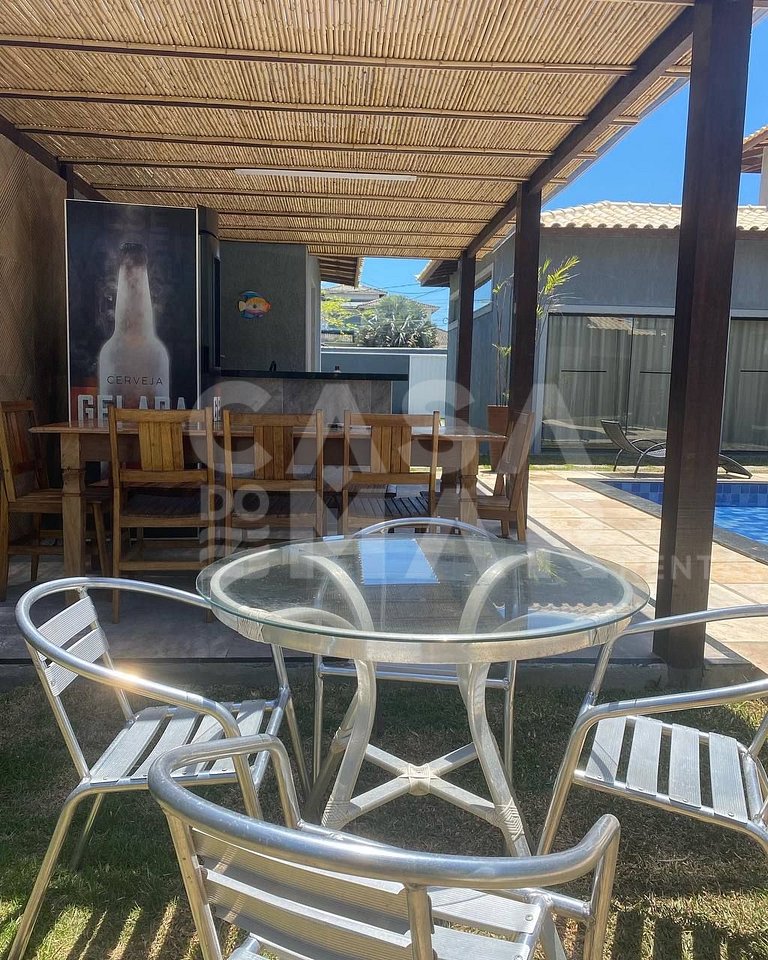 Linda casa, completa com piscina e espaço gourmet, frente ma