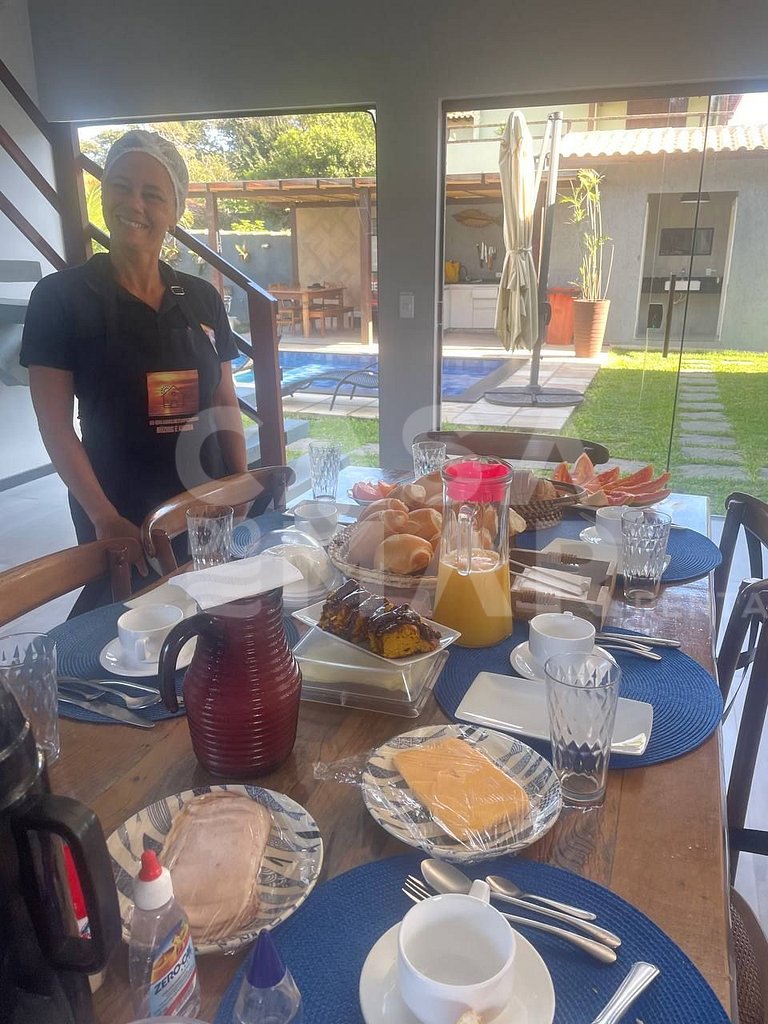 Linda casa, completa com piscina e espaço gourmet, frente ma