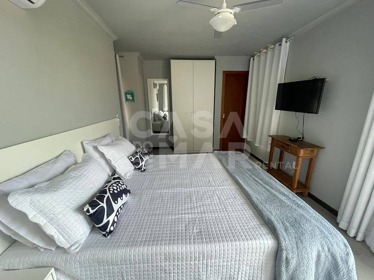 Linda casa, completa com piscina e espaço gourmet, frente ma
