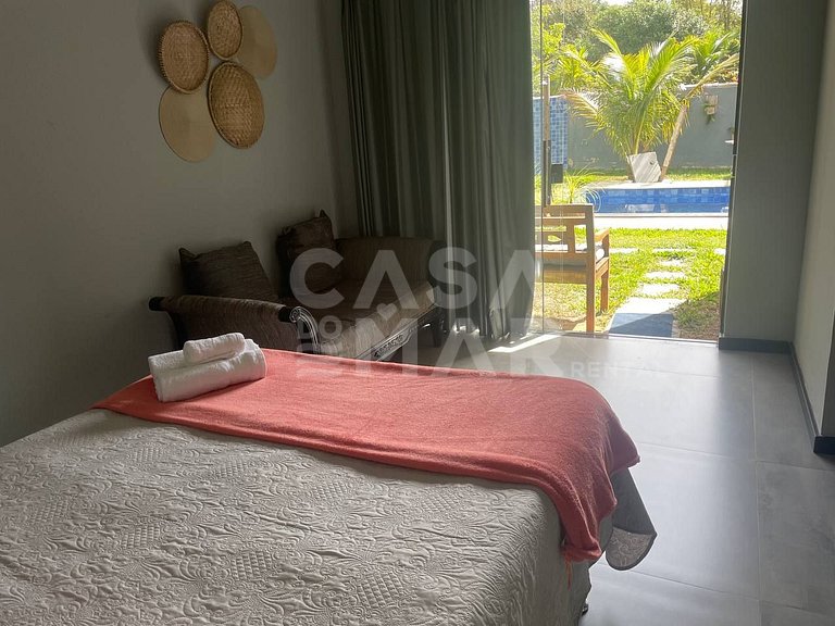 Linda casa, completa com piscina e espaço gourmet, frente ma