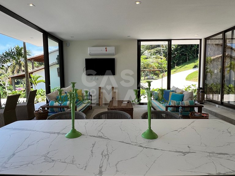 Linda Villa com nove suítes, pé na areia, e total privacidad