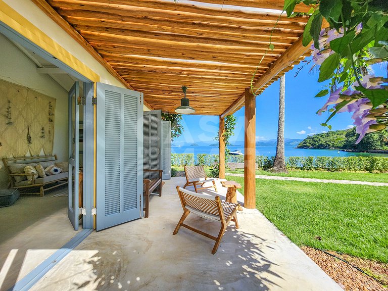 Linda Villa com nove suítes, pé na areia, e total privacidad