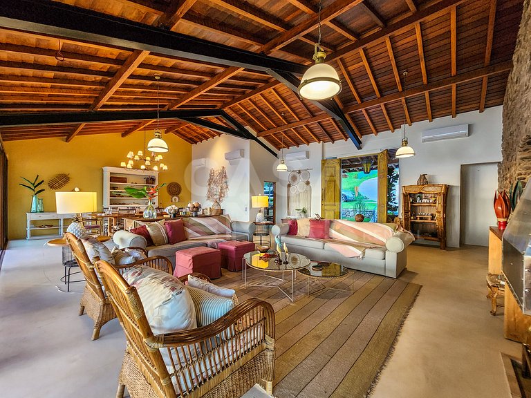 Linda casa com 9 suítes, pé na areia da praia, e em condomín