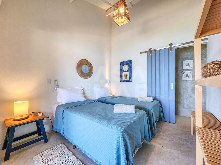 Linda casa com 9 suítes, pé na areia da praia, e em condomín