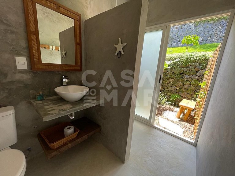 Linda casa com 9 suítes, pé na areia da praia, e em condomín