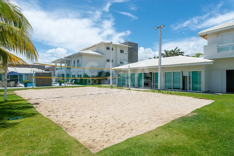 Beautiful house with 9 suites, right on the beach