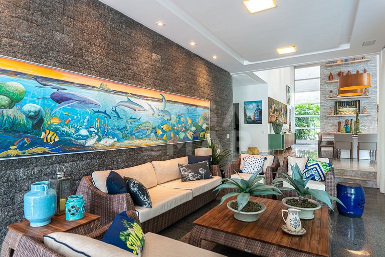 Linda casa com 9 suítes, pé na areia da praia
