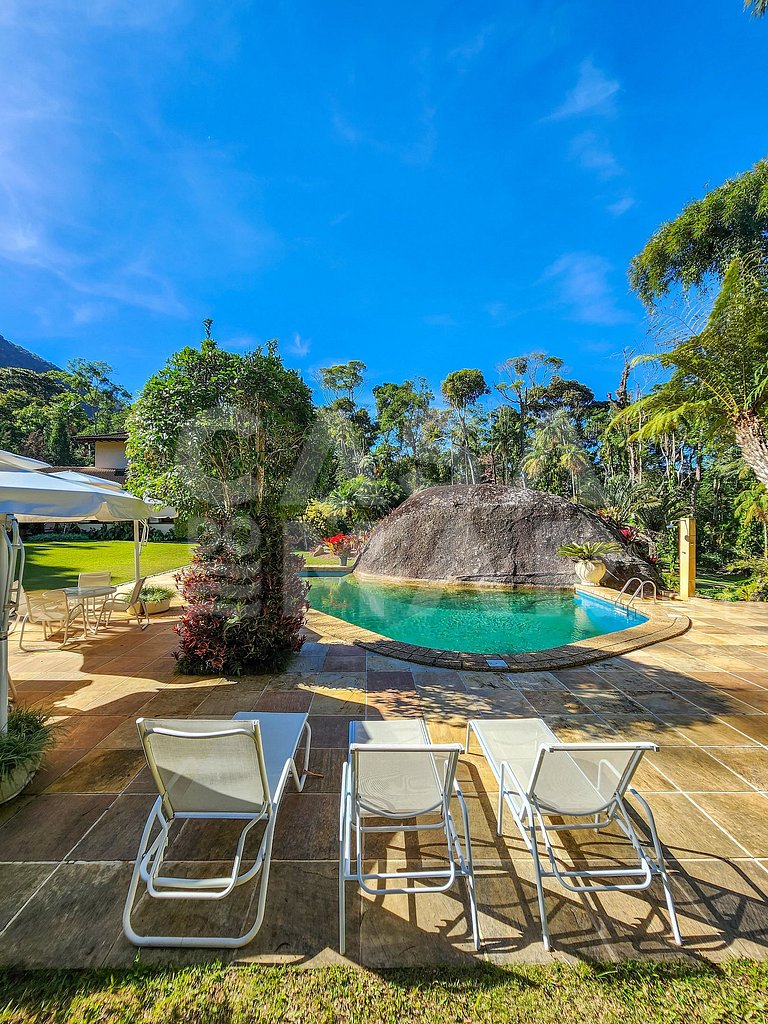 Casa espetacular com 870m² de área construída em terreno de