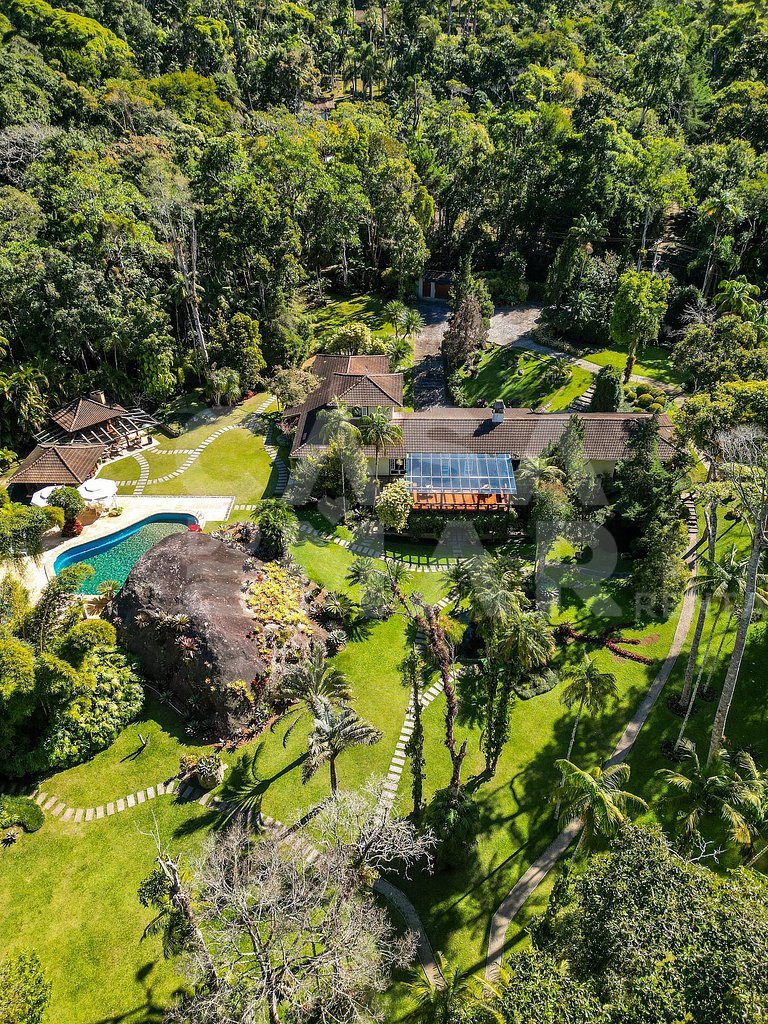 Casa espetacular com 870m² de área construída em terreno de