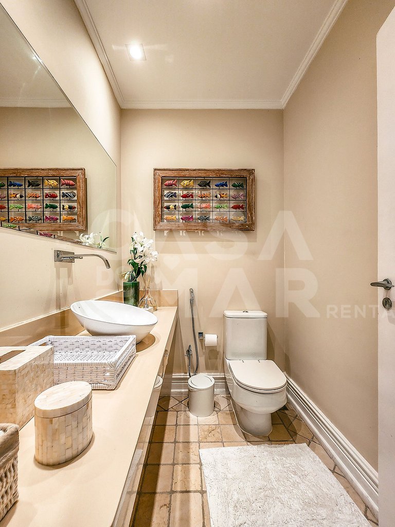 Linda villa com praia exclusiva, nove suítes em condomínio