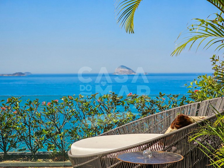 Beautiful house in Joá, with an incredible view of the sea i