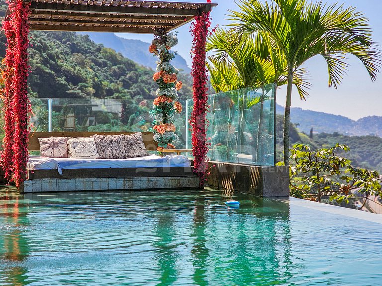 Beautiful house in Joá, with an incredible view of the sea i