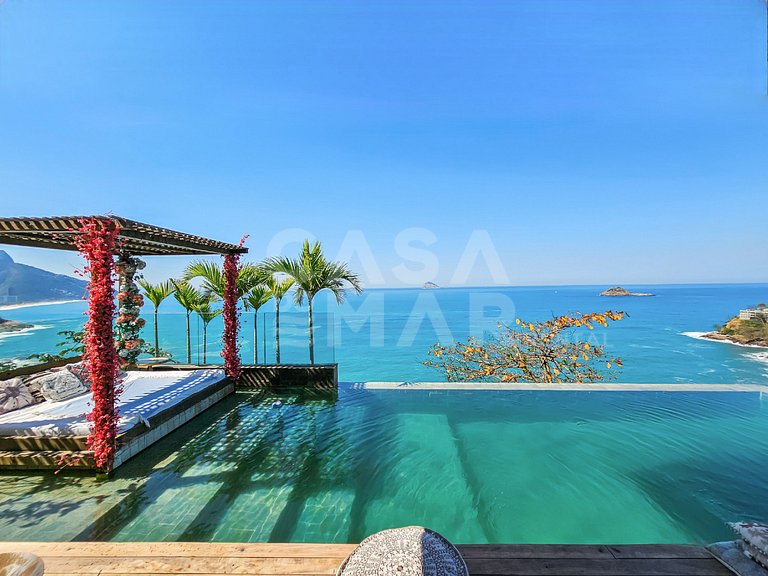 Linda casa no Joá, com vista incrível do mar do Rio