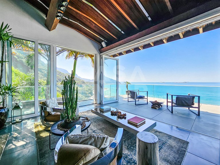 Beautiful house in Joá, with an incredible view of the sea i