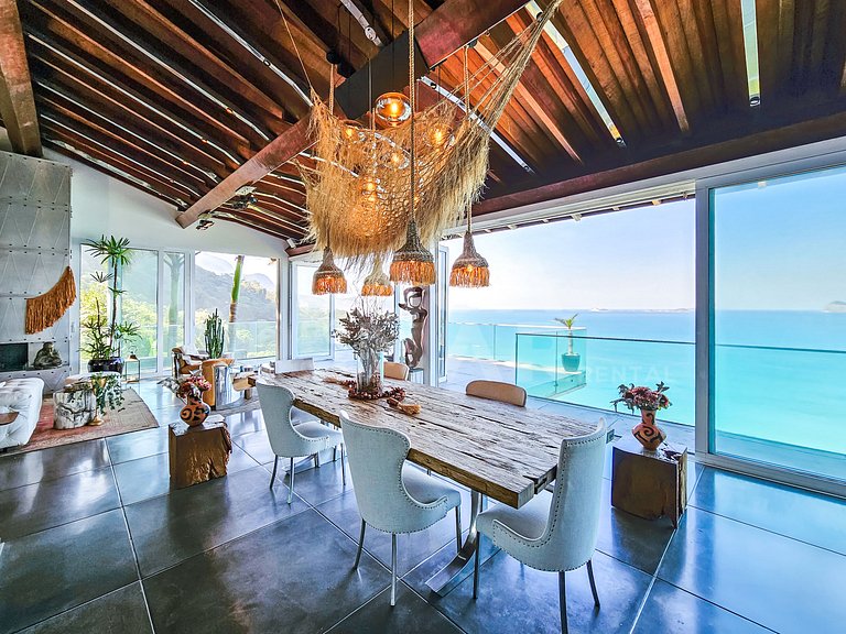 Beautiful house in Joá, with an incredible view of the sea i