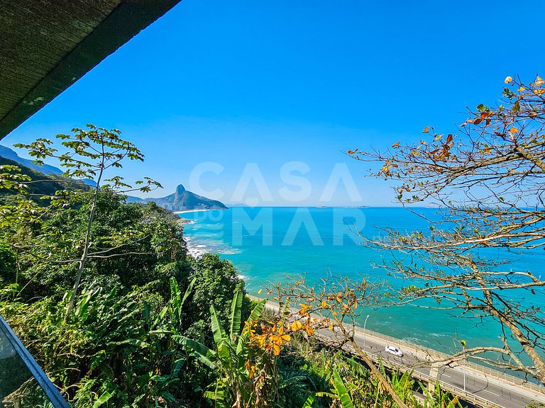 Linda casa no Joá, com vista incrível do mar do Rio