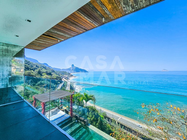 Linda casa no Joá, com vista incrível do mar do Rio