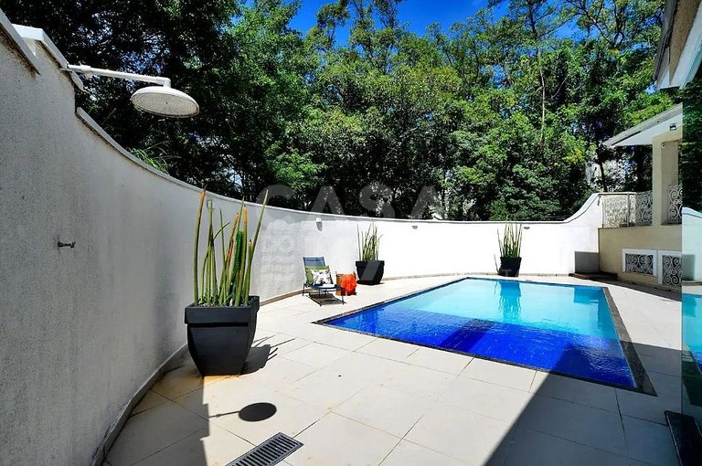 Luxuosa Mansão com Piscina no coração de São Paulo