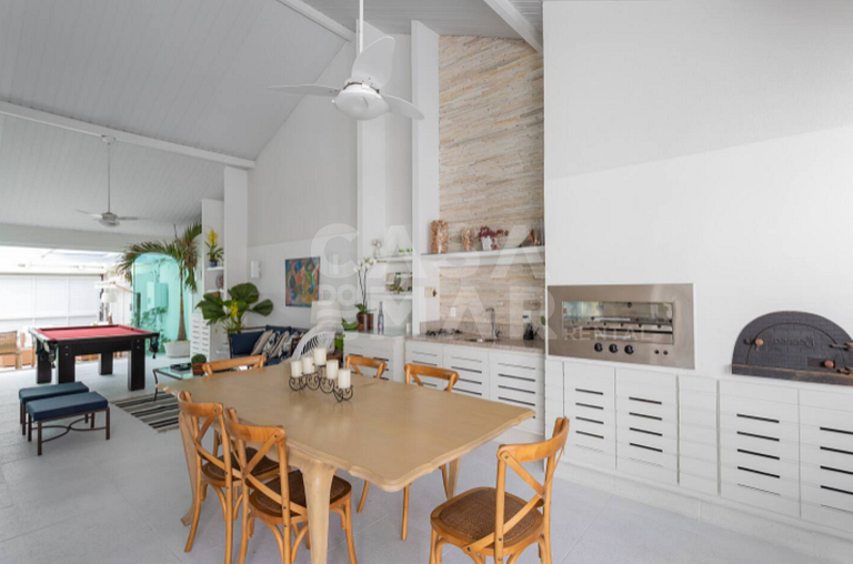 Linda casa com cinco suítes, em condomínio de alto luxo