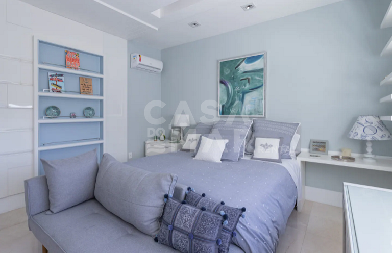 Linda casa com cinco suítes, em condomínio de alto luxo