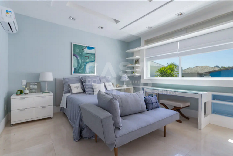 Linda casa com cinco suítes, em condomínio de alto luxo