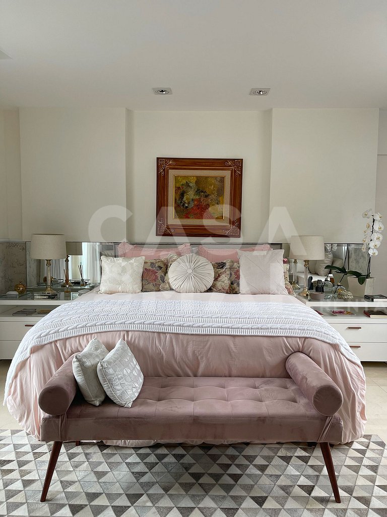 Linda casa com cinco suítes, em condomínio de alto luxo