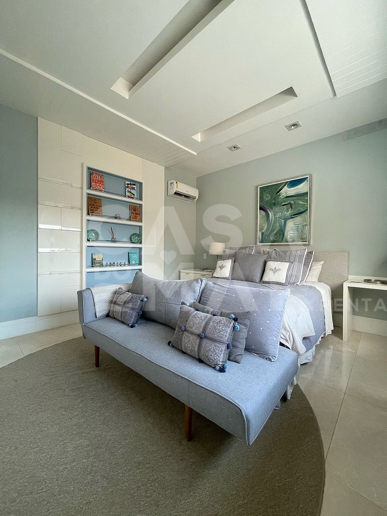 Linda casa com cinco suítes, em condomínio de alto luxo