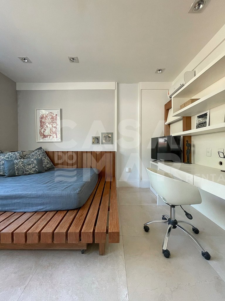 Linda casa com cinco suítes, em condomínio de alto luxo