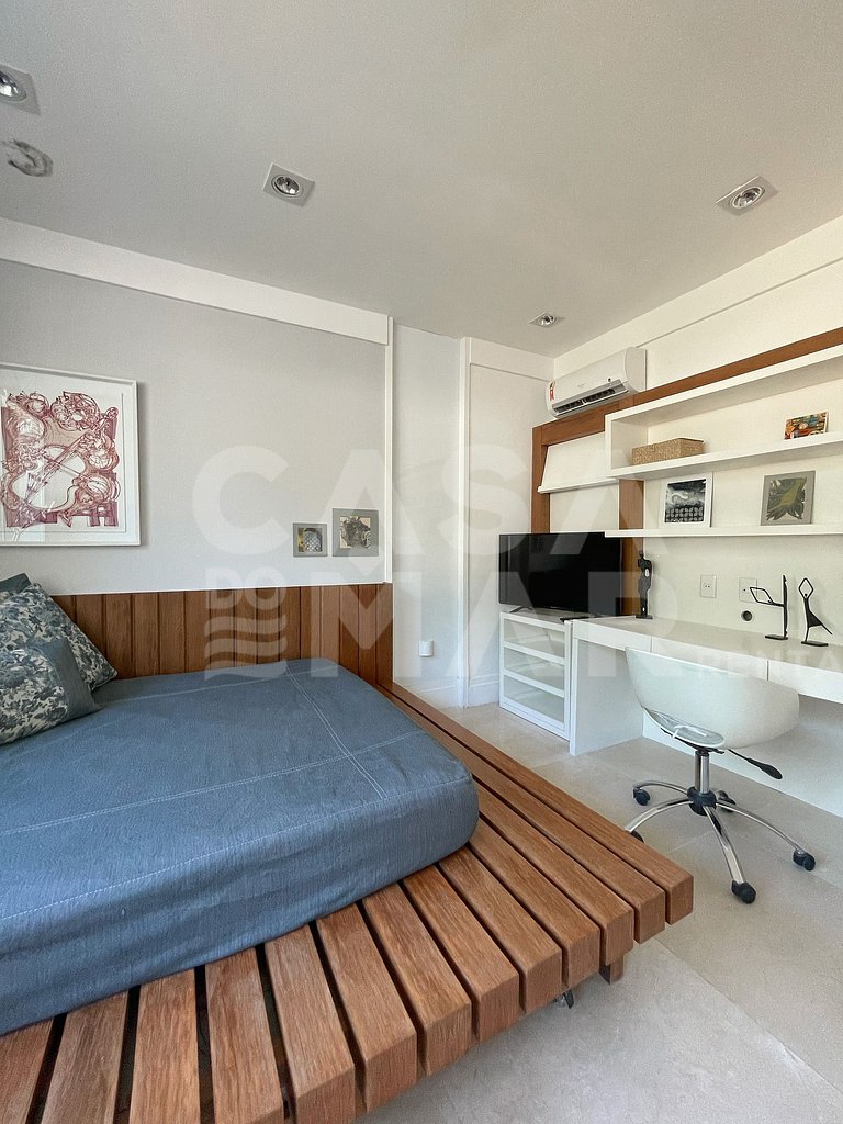 Linda casa com cinco suítes, em condomínio de alto luxo