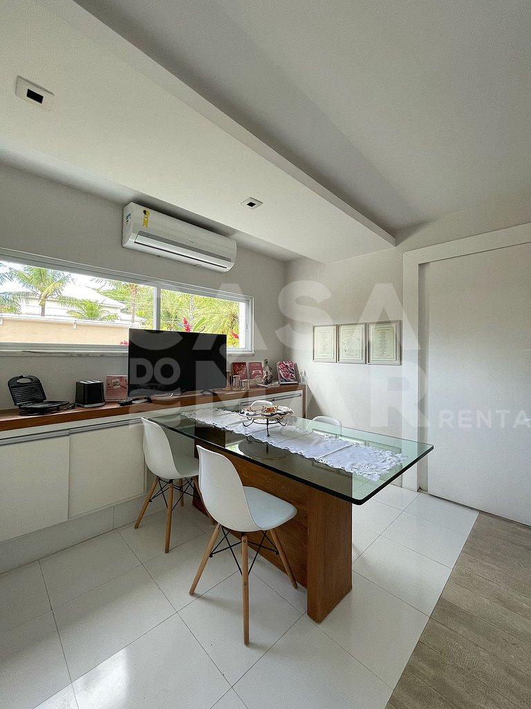 Linda casa com cinco suítes, em condomínio de alto luxo