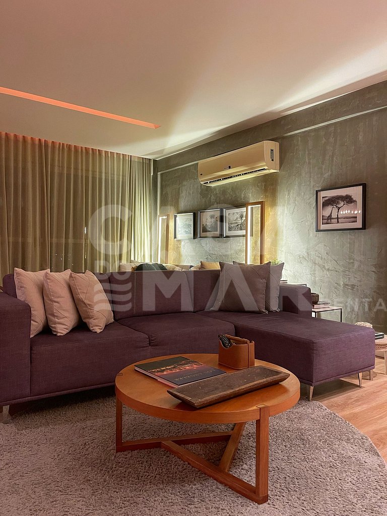Beautiful house with 4 bedrooms, in a condominium, close to